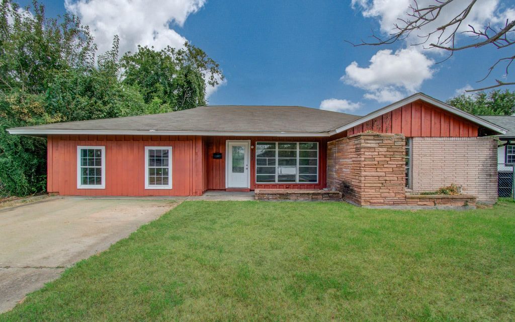 5711 Thrush Drive, Houston, TX 77033