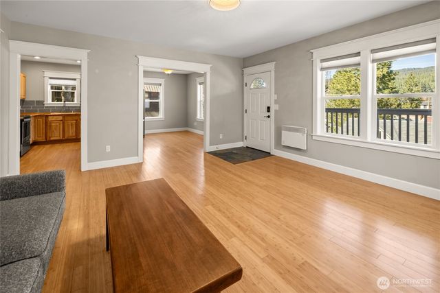 109 S 5th St Alley, Roslyn, WA 98941