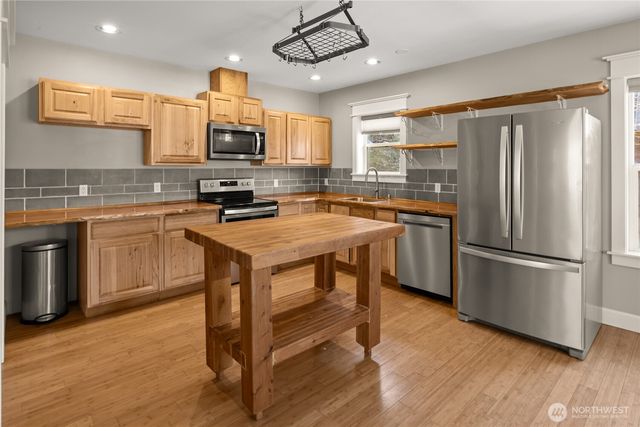109 S 5th St Alley, Roslyn, WA 98941