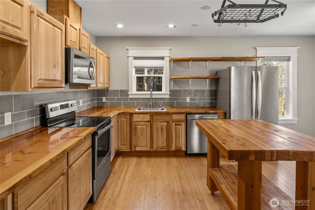 109 S 5th St Alley, Roslyn, WA 98941