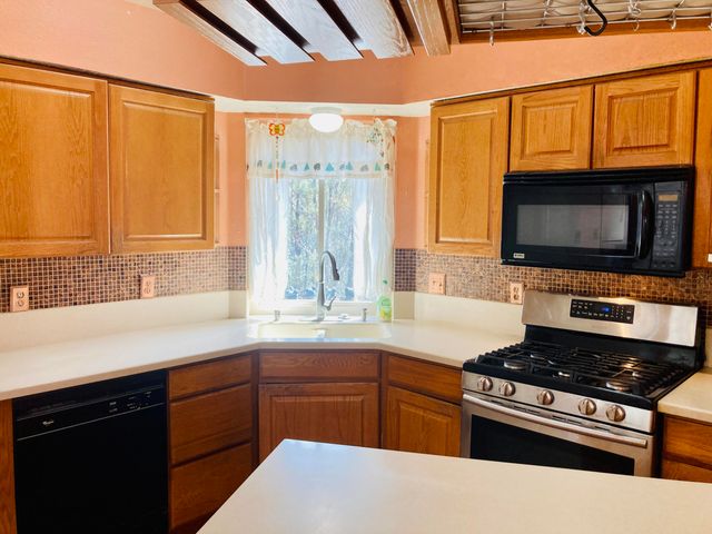 5 Sycamore Drive, Cedar Crest, NM 87008