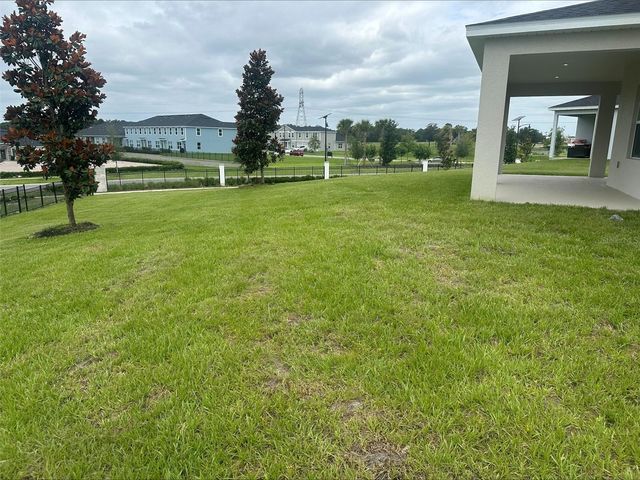 298 PRICKLY PEAR BOULEVARD, Lady Lake, FL 32159
