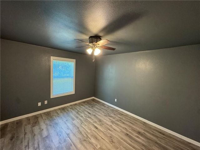 70 N Hunter Street, Farmington, AR 72730