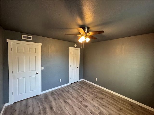 70 N Hunter Street, Farmington, AR 72730