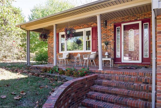 255 Pine Valley Road, Thomasville, NC 27360