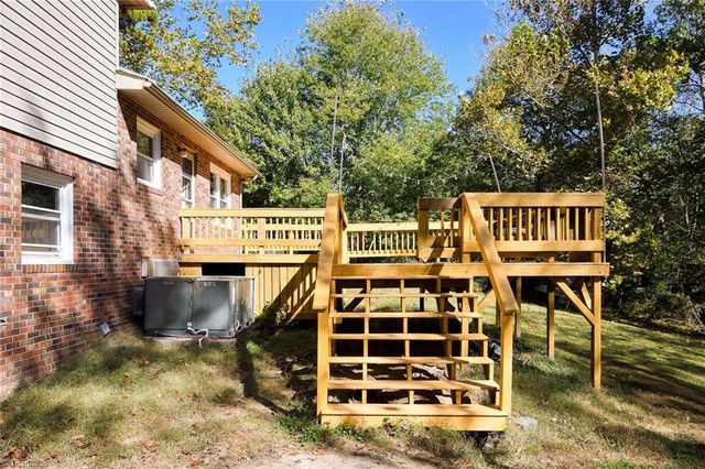 255 Pine Valley Road, Thomasville, NC 27360