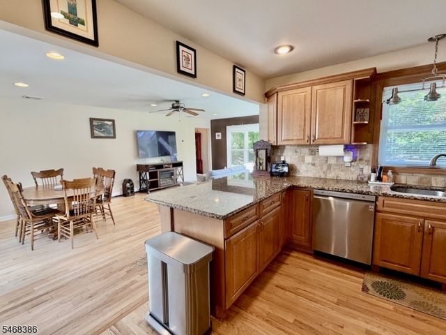 10 Cherry Ln, Randolph Twp., NJ 07869