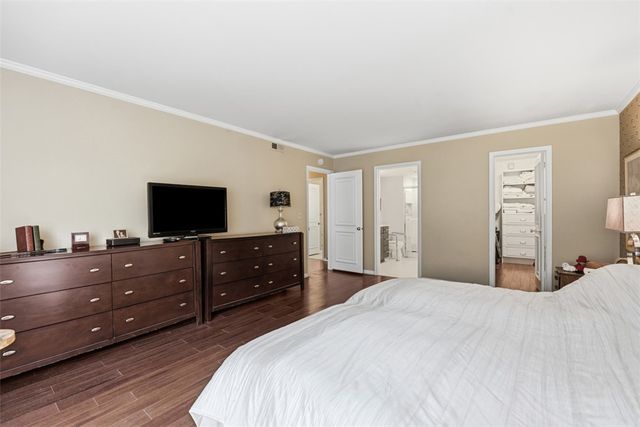 220 N Dithridge Street STREET 404, Oakland, PA 15213