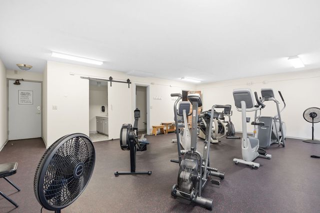 220 N Dithridge Street STREET 404, Oakland, PA 15213