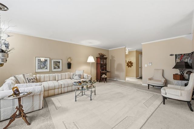 220 N Dithridge Street STREET 404, Oakland, PA 15213