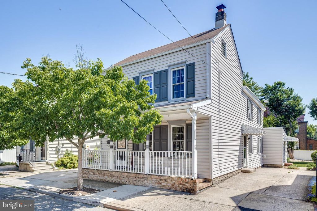 415 PRINCE ST, Bordentown, NJ 08505