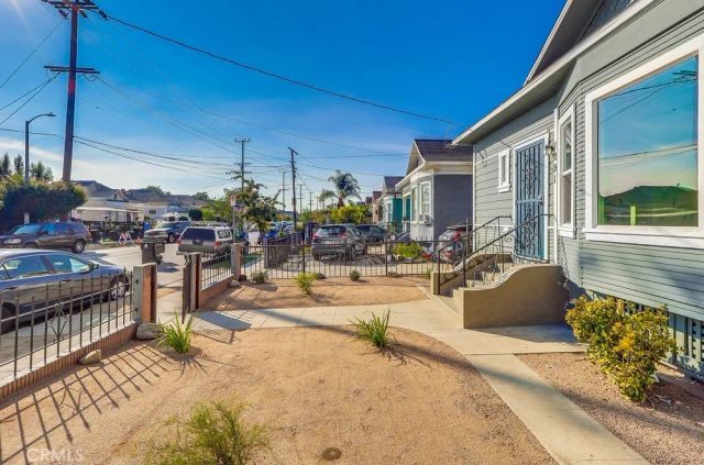 1291 E 40th, Los Angeles, CA 90011