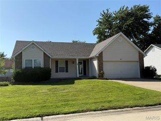 432 Chelsea Way, St Charles, MO 63304