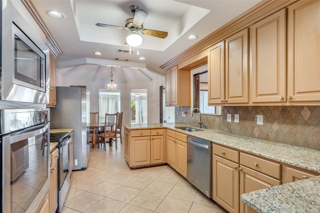 2700 Nighthawk Drive, Plano, TX 75025