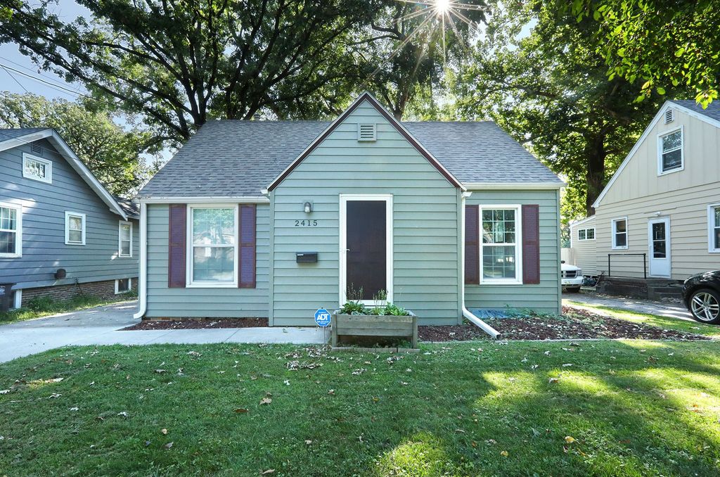 2415 34th Street, Des Moines, IA 50310