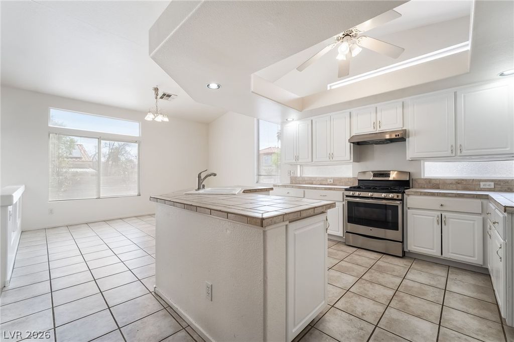 9882 Silver Chimes Court, Las Vegas, NV 89183 — photo 5
