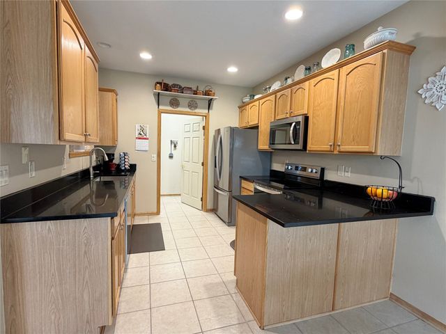 3703 NE Cottonwood Lane, Ankeny, IA 50021