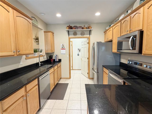 3703 NE Cottonwood Lane, Ankeny, IA 50021