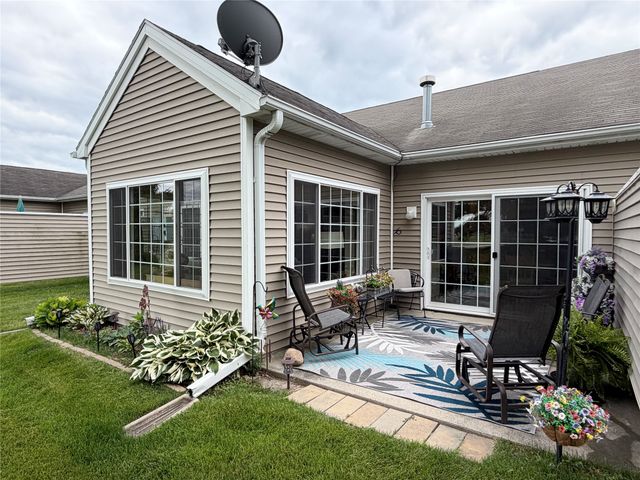 3703 NE Cottonwood Lane, Ankeny, IA 50021