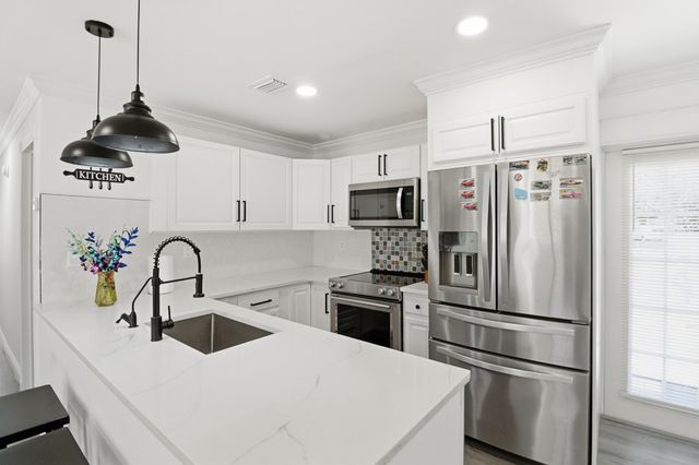 695 Dixie Lane, West Palm Beach, FL 33415