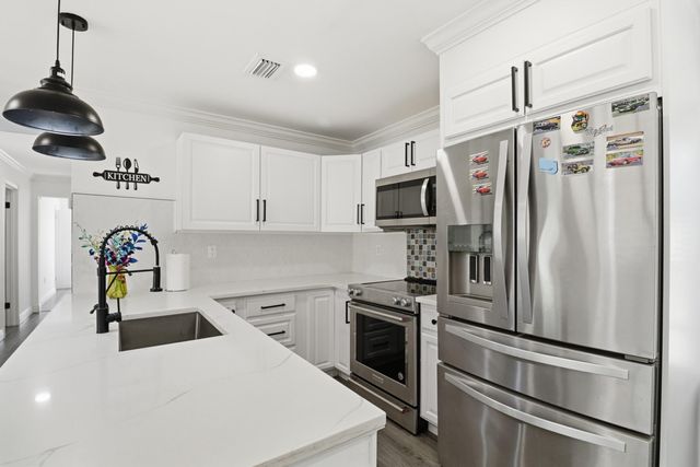 695 Dixie Lane, West Palm Beach, FL 33415