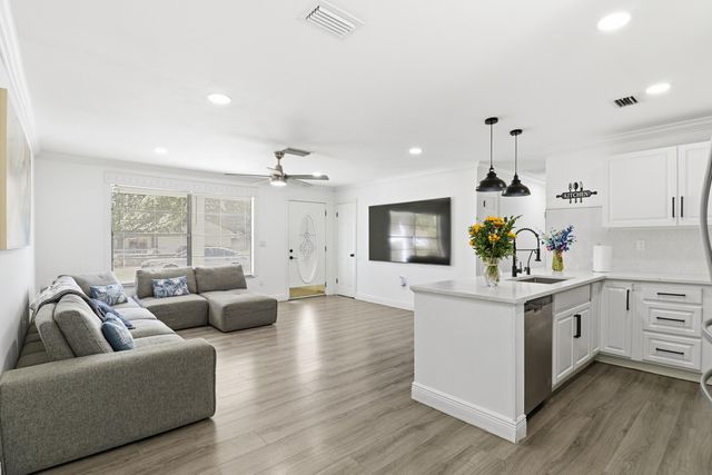 695 Dixie Lane, West Palm Beach, FL 33415