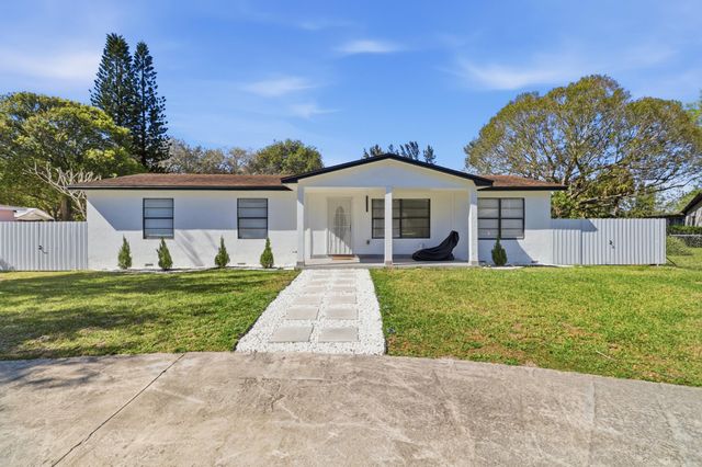 695 Dixie Lane, West Palm Beach, FL 33415