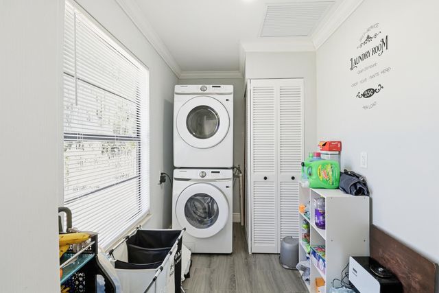 695 Dixie Lane, West Palm Beach, FL 33415