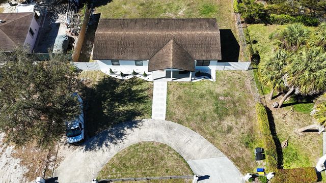 695 Dixie Lane, West Palm Beach, FL 33415