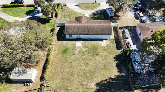 695 Dixie Lane, West Palm Beach, FL 33415