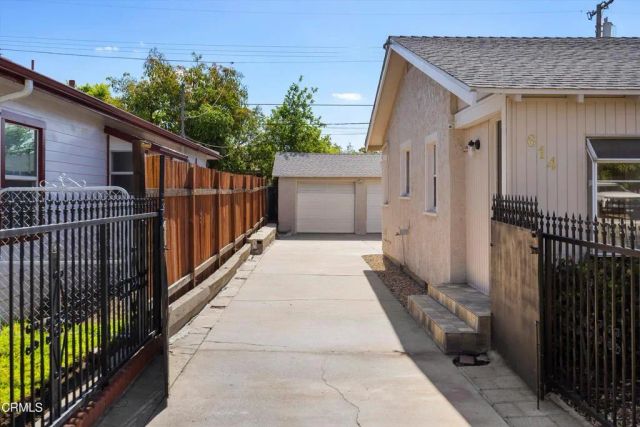 614 N Lemon Avenue, Azusa, CA 91702