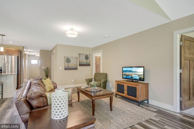 15561 Xalapa Street NE, Columbus, MN 55025