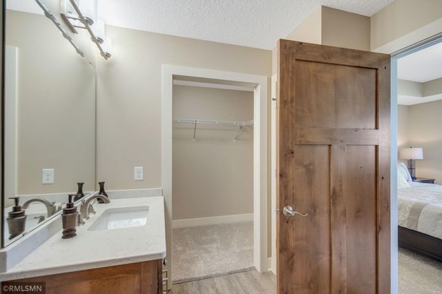 15561 Xalapa Street NE, Columbus, MN 55025