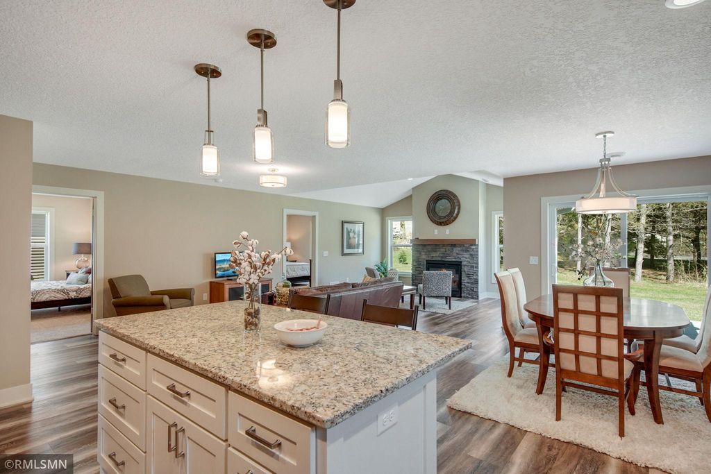 15561 Xalapa Street NE, Columbus, MN 55025