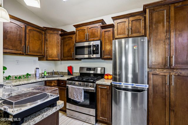 1108 N Virginia Street, El Paso, TX 79902