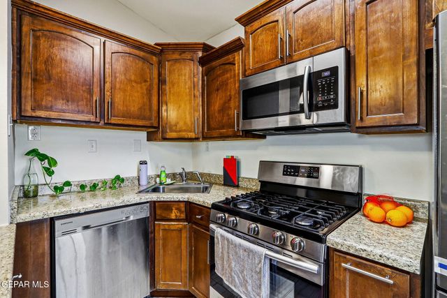 1108 N Virginia Street, El Paso, TX 79902