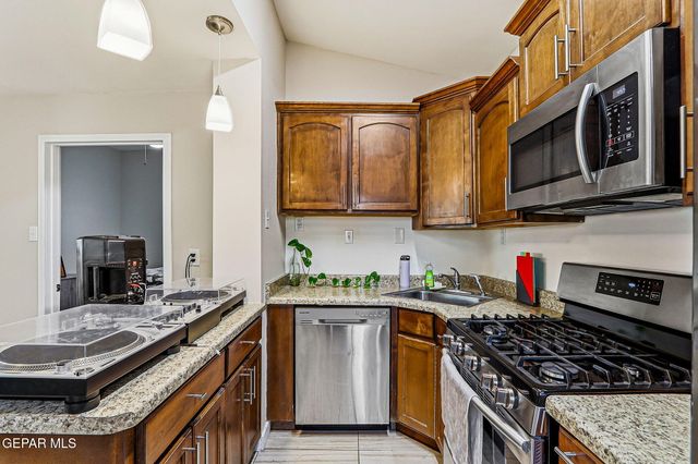 1108 N Virginia Street, El Paso, TX 79902