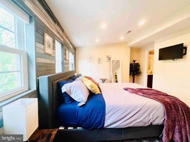 243 LONGFELLOW ST NW, Washington, DC 20011