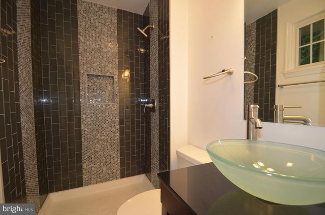 5200 KINGS PARK DR, Springfield, VA 22151