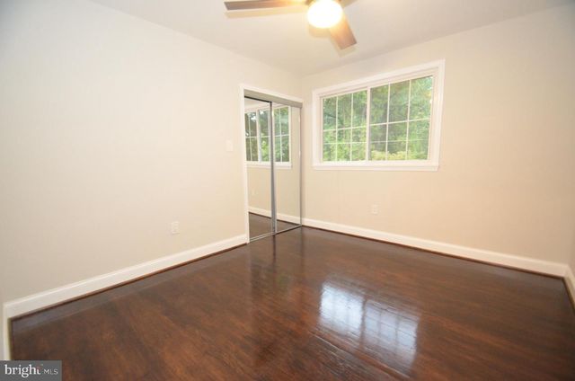 5200 KINGS PARK DR, Springfield, VA 22151