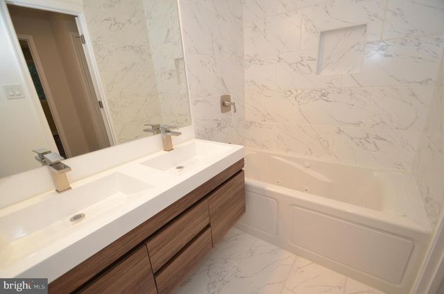 5200 KINGS PARK DR, Springfield, VA 22151