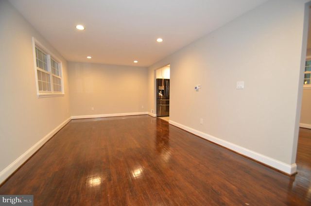 5200 KINGS PARK DR, Springfield, VA 22151