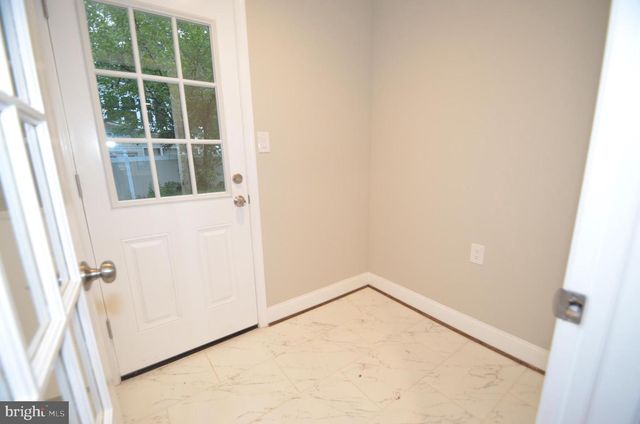 5200 KINGS PARK DR, Springfield, VA 22151