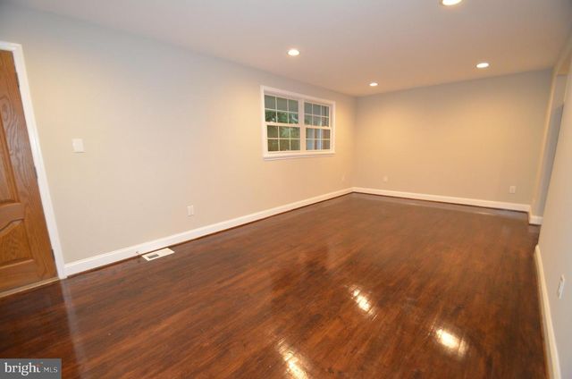 5200 KINGS PARK DR, Springfield, VA 22151