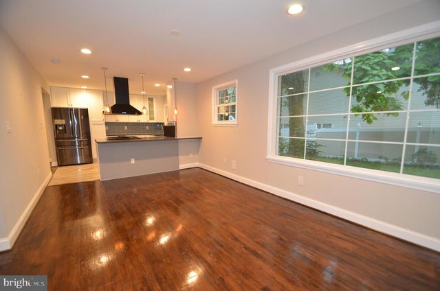 5200 KINGS PARK DR, Springfield, VA 22151