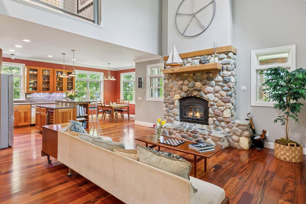 16710 Edgewood Avenue, Wayzata, MN 55391