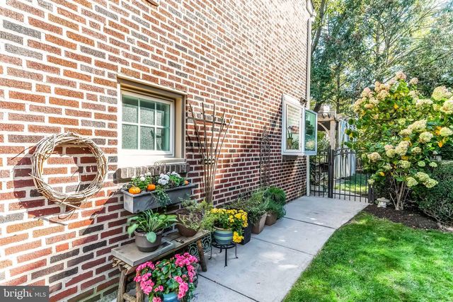 1505 SUNNYHILL LN, Havertown, PA 19083