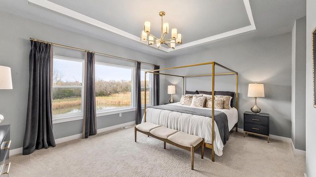 911 Kohlwey DRIVE, Grafton, WI 53024