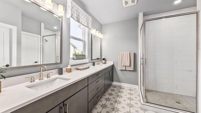 911 Kohlwey DRIVE, Grafton, WI 53024