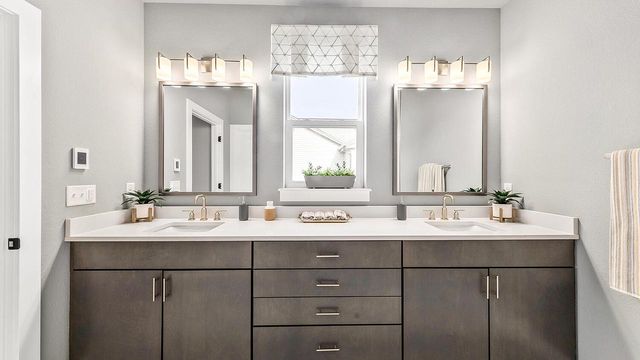 911 Kohlwey DRIVE, Grafton, WI 53024